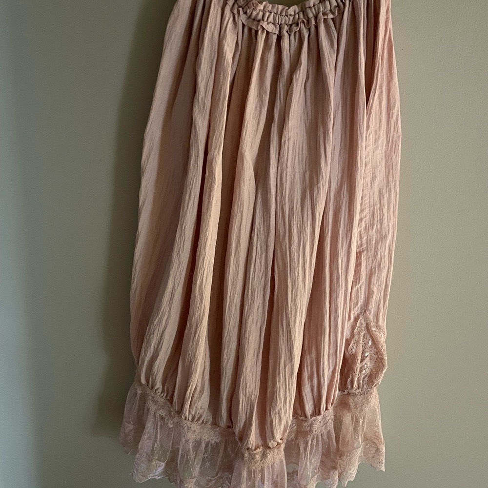 BUCKETLIST Light Pink Cropped Pants with Lace Hem